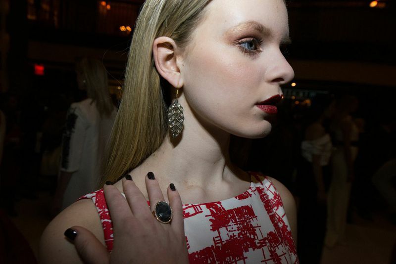 UV6HPA71r5D1eA9dqXgzezrNVinShi35hj1m7Ca0WNc